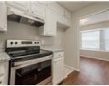 520 Pecan Acres Court - Photo Thumbnail 6