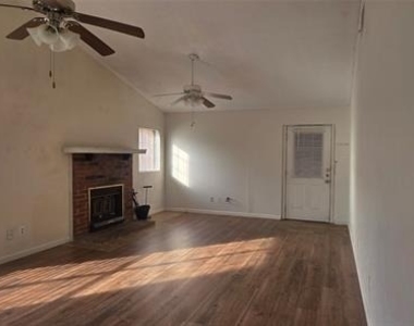 822 Colchester Drive - Photo Thumbnail 4
