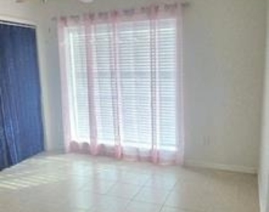 822 Colchester Drive - Photo Thumbnail 5