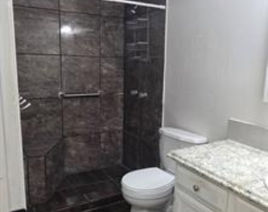 822 Colchester Drive - Photo Thumbnail 11