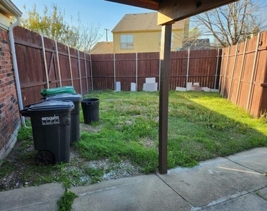 822 Colchester Drive - Photo Thumbnail 13