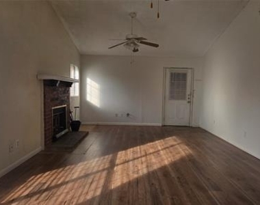 822 Colchester Drive - Photo Thumbnail 3