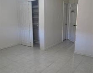 822 Colchester Drive - Photo Thumbnail 10