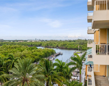 625 Casa Loma Boulevard - Photo Thumbnail 1