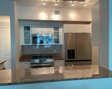 625 Casa Loma Boulevard - Photo Thumbnail 3