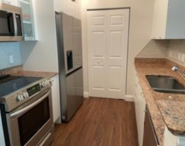 625 Casa Loma Boulevard - Photo Thumbnail 2