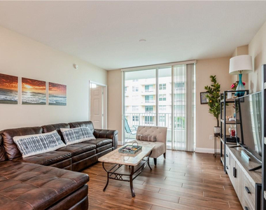 625 Casa Loma Boulevard - Photo Thumbnail 5