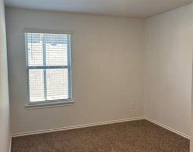 1001 Euston Street - Photo Thumbnail 9