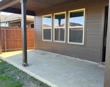 1001 Euston Street - Photo Thumbnail 14