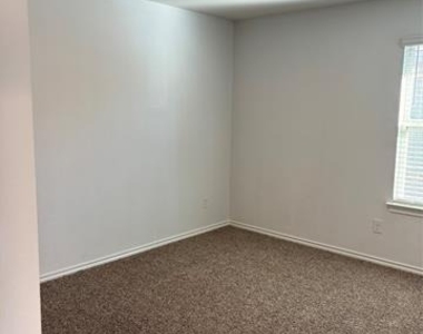 1001 Euston Street - Photo Thumbnail 6