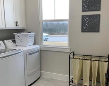 306 Village Way - Photo Thumbnail 13