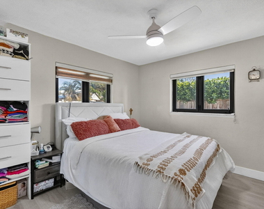 2601 Ne 8th Court - Photo Thumbnail 13