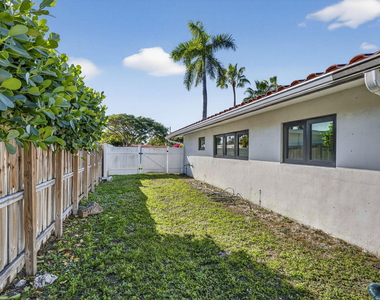 2601 Ne 8th Court - Photo Thumbnail 25