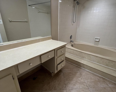 616 Executive Center Drive - Photo Thumbnail 9