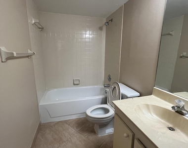 616 Executive Center Drive - Photo Thumbnail 6