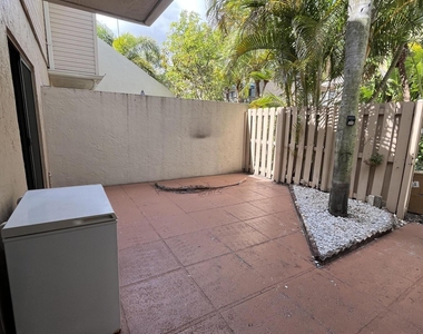 616 Executive Center Drive - Photo Thumbnail 7