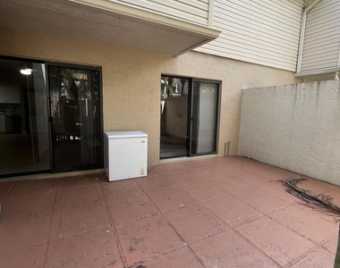 616 Executive Center Drive - Photo Thumbnail 8