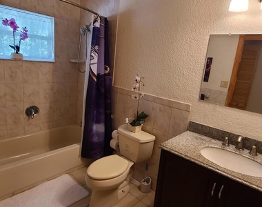 3374 Nw 64th Street - Photo Thumbnail 7