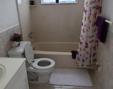 3374 Nw 64th Street - Photo Thumbnail 6