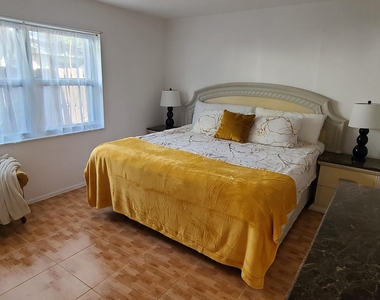 3374 Nw 64th Street - Photo Thumbnail 1