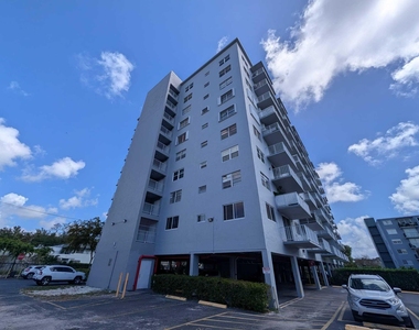 1470 Ne 125th Terrace - Photo Thumbnail 14