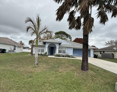 249 Ne Glentry Avenue - Photo Thumbnail 1