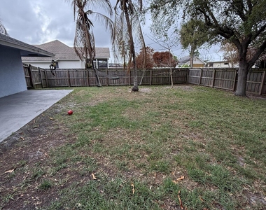 249 Ne Glentry Avenue - Photo Thumbnail 14