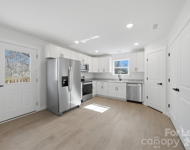403 15th Avenue Sw - Photo Thumbnail 6