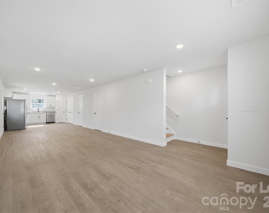 403 15th Avenue Sw - Photo Thumbnail 4