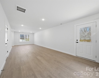 403 15th Avenue Sw - Photo Thumbnail 8
