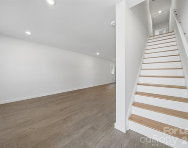 403 15th Avenue Sw - Photo Thumbnail 3
