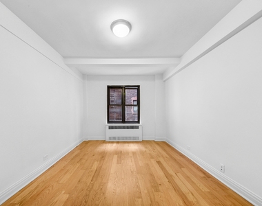 East 56th Street - Photo Thumbnail 3