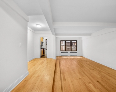 East 56th Street - Photo Thumbnail 1