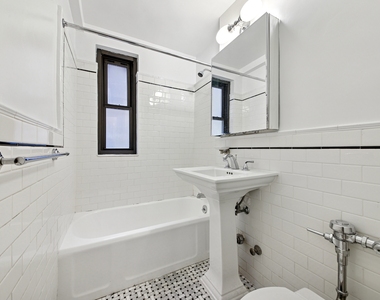 East 56th Street - Photo Thumbnail 4