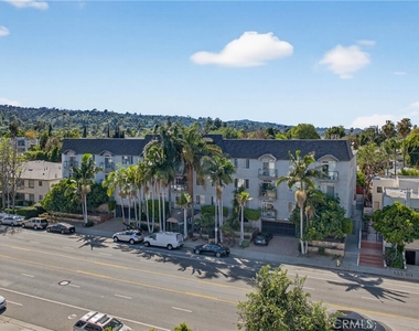 4441 Woodman Avenue - Photo Thumbnail 28