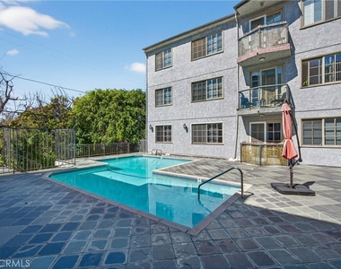 4441 Woodman Avenue - Photo Thumbnail 21