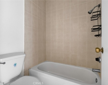 4441 Woodman Avenue - Photo Thumbnail 20