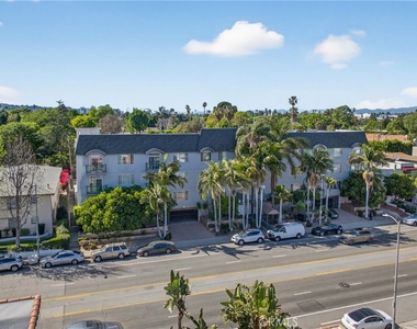 4441 Woodman Avenue - Photo Thumbnail 27