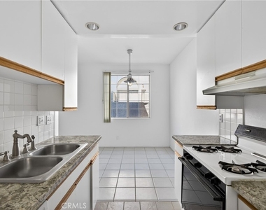 4441 Woodman Avenue - Photo Thumbnail 17