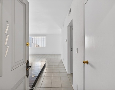 4441 Woodman Avenue - Photo Thumbnail 2