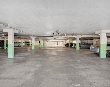 4441 Woodman Avenue - Photo Thumbnail 26