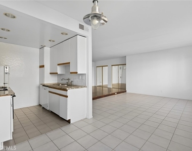 4441 Woodman Avenue - Photo Thumbnail 13