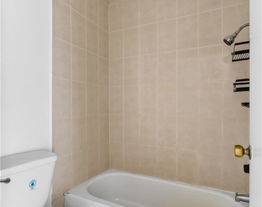 4441 Woodman Avenue - Photo Thumbnail 19