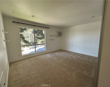 1222 N Olive - Photo Thumbnail 4