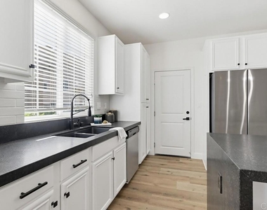 1720 Santa Ivy Ave - Photo Thumbnail 15