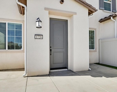 1720 Santa Ivy Ave - Photo Thumbnail 2