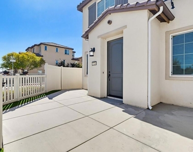 1720 Santa Ivy Ave - Photo Thumbnail 3