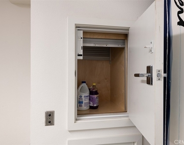 1309 Doheny Way - Photo Thumbnail 6