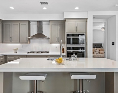 1309 Doheny Way - Photo Thumbnail 11