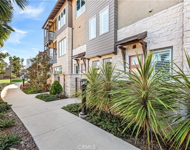 1309 Doheny Way - Photo Thumbnail 1